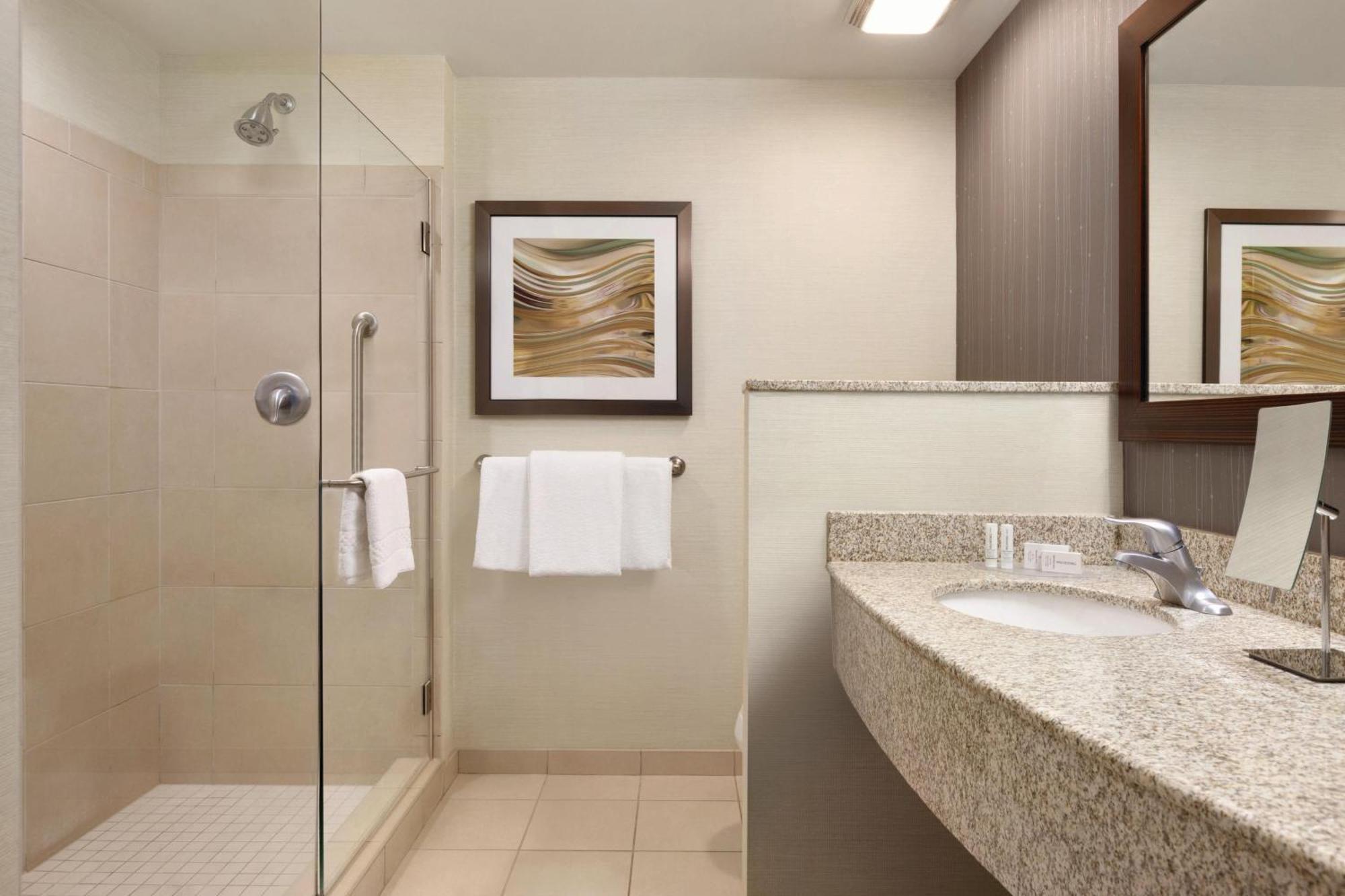 คอร์ตยาร์ด ชาร์ลอตต์ แอร์พอร์ต นอร์ท Hotel ชาร์ล็อต ภายนอก รูปภาพ