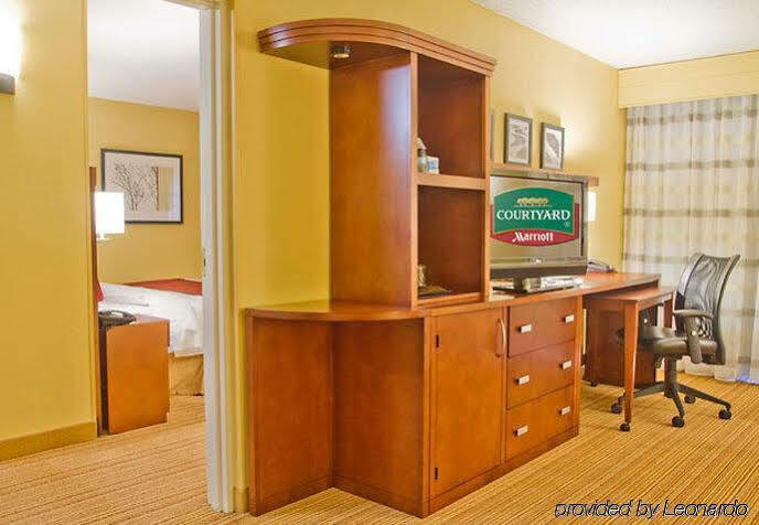 คอร์ตยาร์ด ชาร์ลอตต์ แอร์พอร์ต นอร์ท Hotel ชาร์ล็อต ภายนอก รูปภาพ